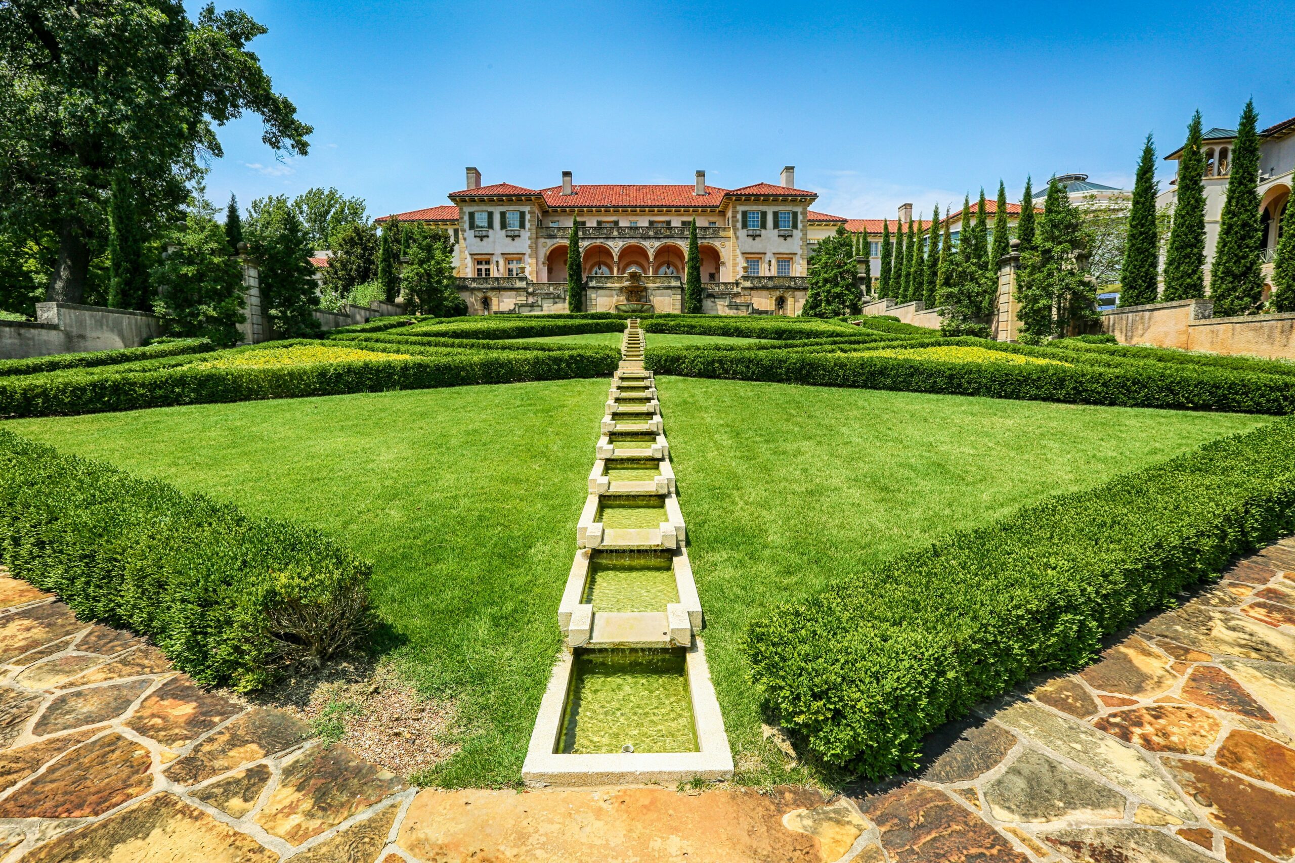 Estate Luxury estate and supercar